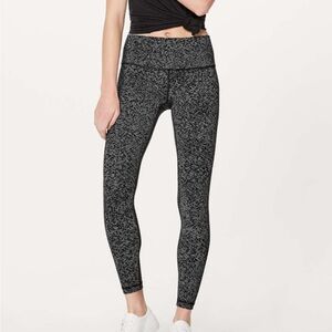 Lululemon Wunder Under Tights Size 6